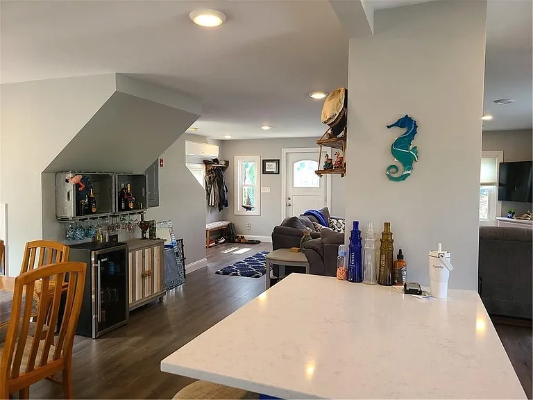 98 Alden Ave — Photo 11