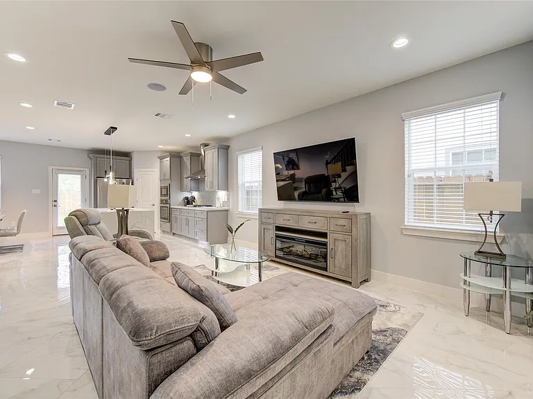 10021 Alfred Ln #B — Photo 16