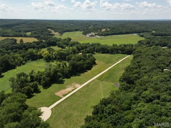 4 Howe Xing, Festus, MO 63028