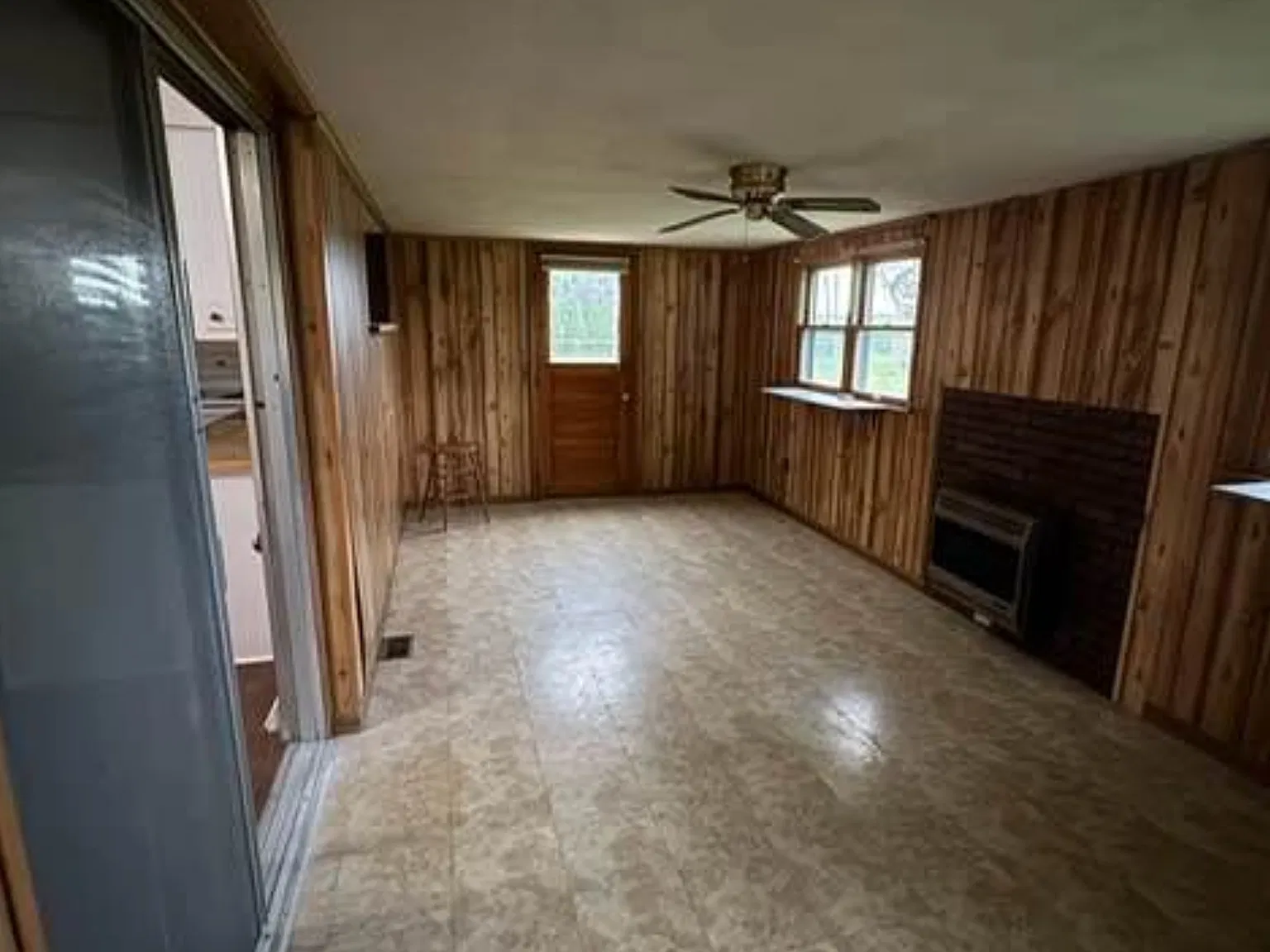 2 bed, 1320 sqft, $2,192 — Photo 4