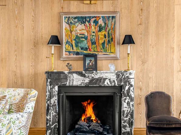 44 East 67th Street image 10 of 10