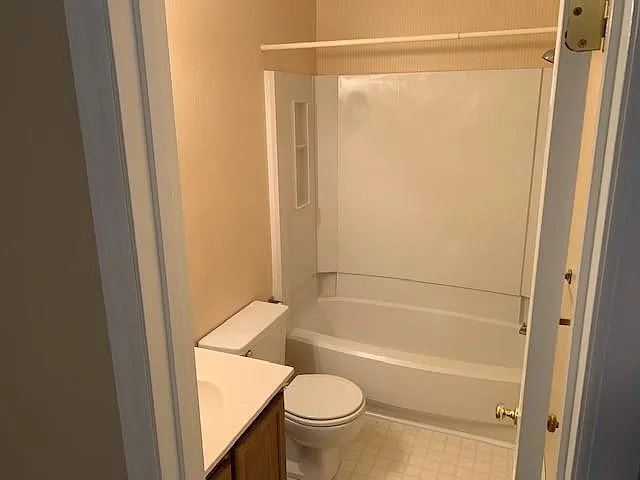 112 Lake Hollow Cir — Photo 12