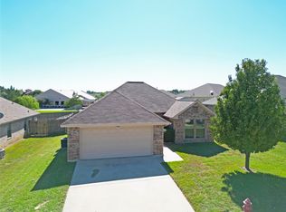 1242 Newcastle Dr, Weatherford, TX 76086