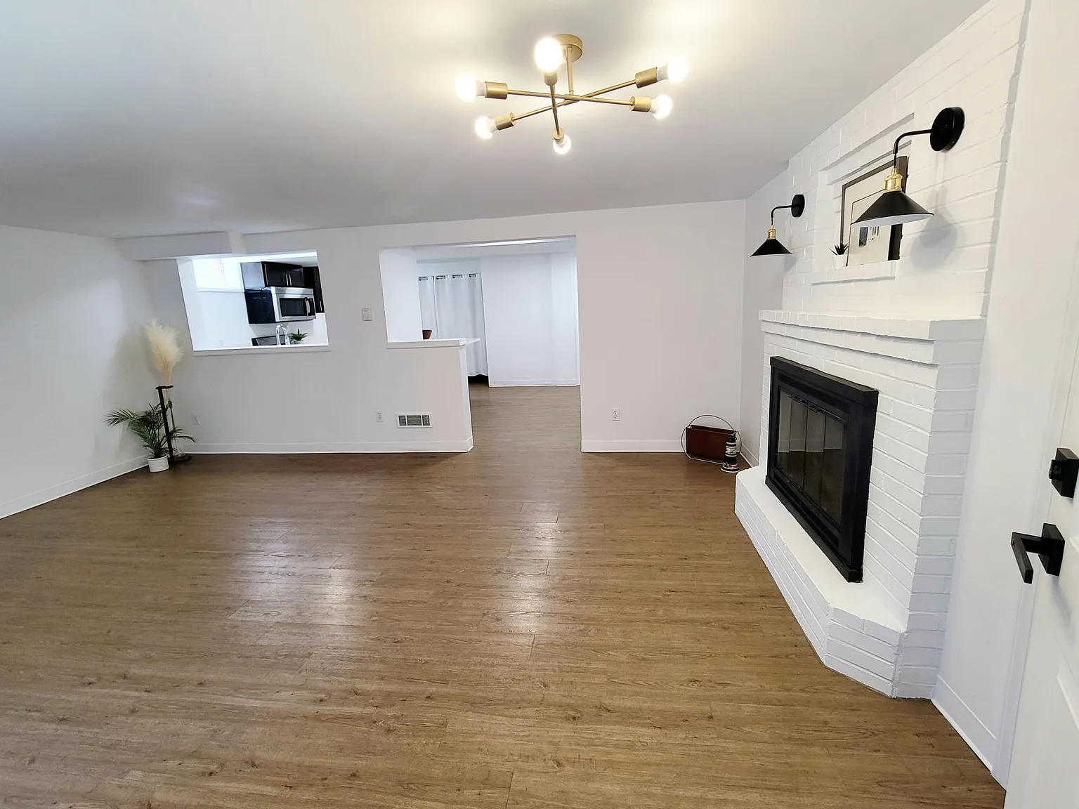 2 bed, 1219 sqft, $3,500 — Photo 4