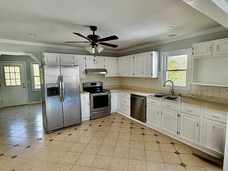 29 Belmont Cir — Photo 5