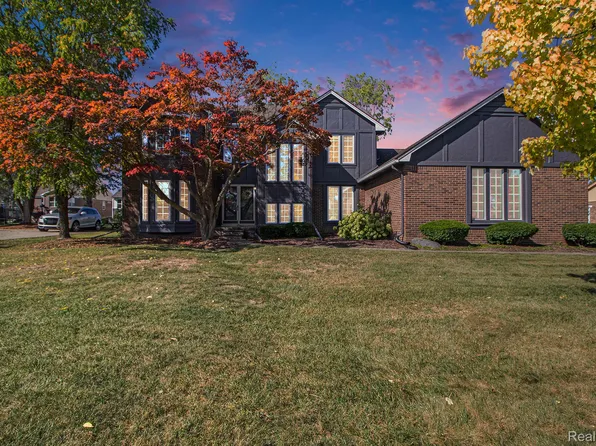 38312 Lana Ct, Farmington Hills, MI 48335