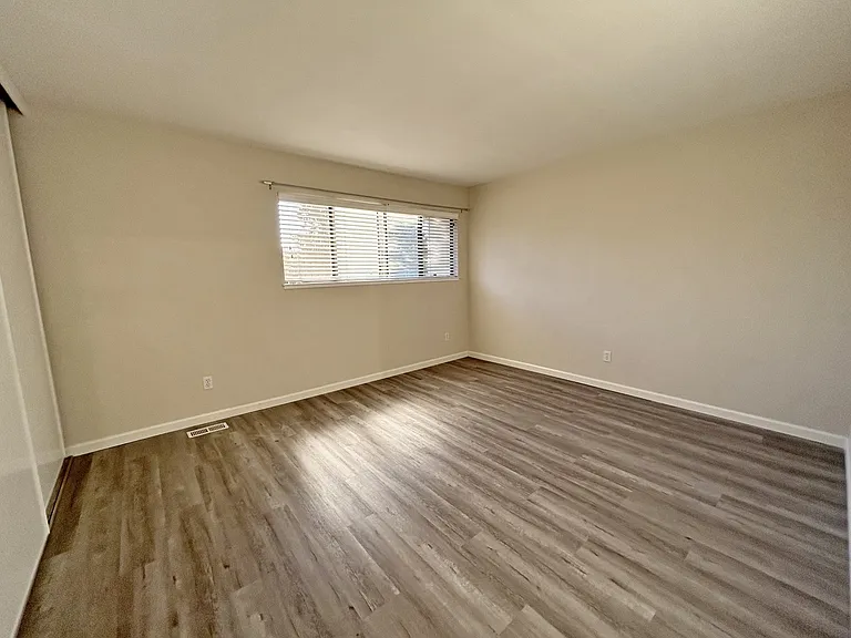 1220 Crescent Ter — Photo 15