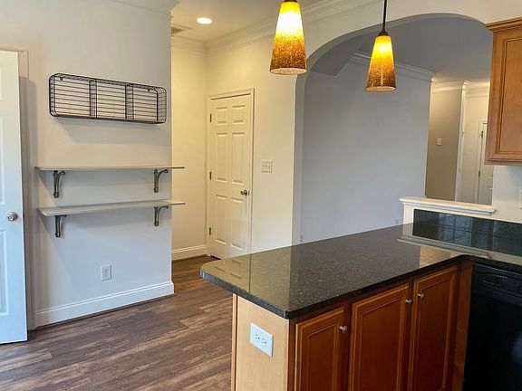 5th image of 86 Logan Ln