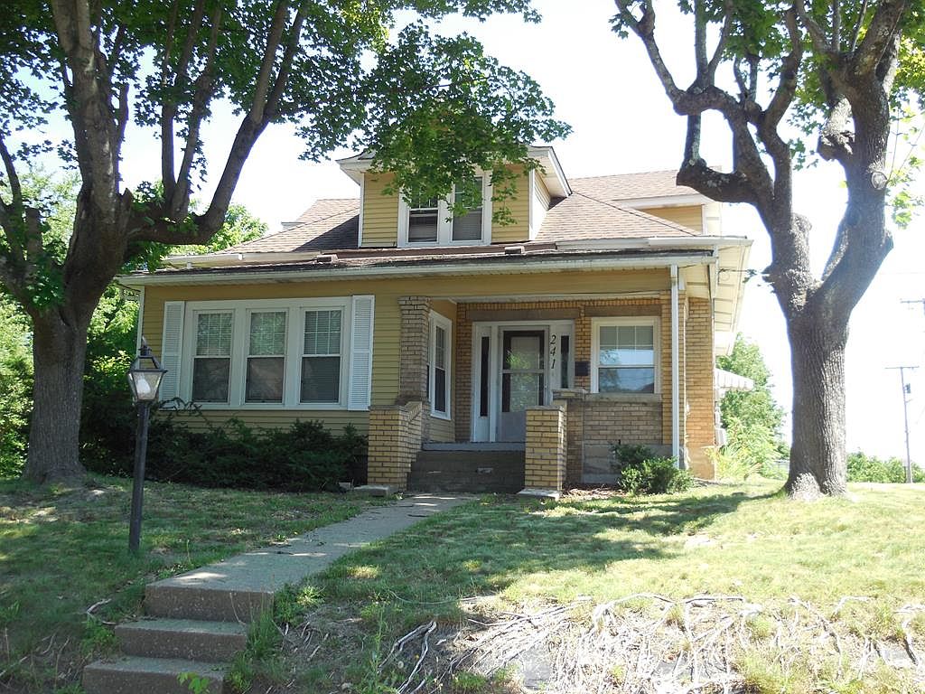 241 Crawford St Beckley Wv 25801 Mls 77917 Zillow