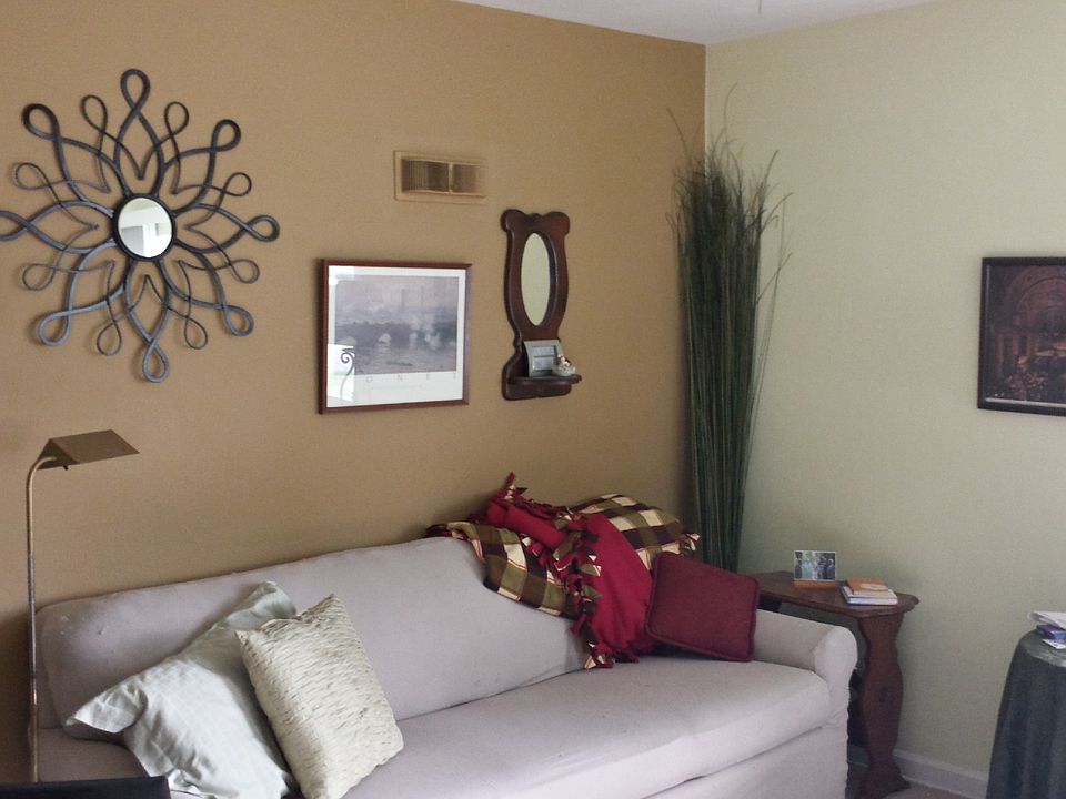1st image of 1531 Rockne Dr