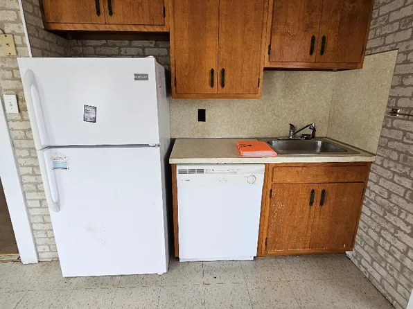145 Grove St #2, Fall River, MA 02720