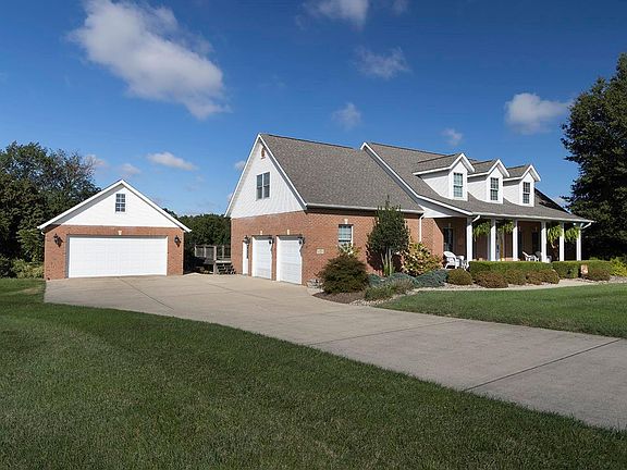 2nd image of 125 Mayflower Ct