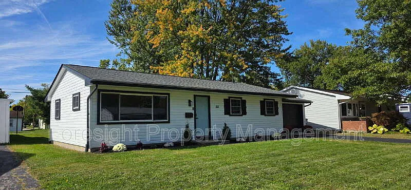 3 bed, 1.0 bath, 960 sqft, $1,795 — Photo 3