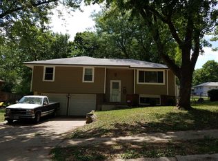 407 SW 24th St, Blue Springs, MO 64015
