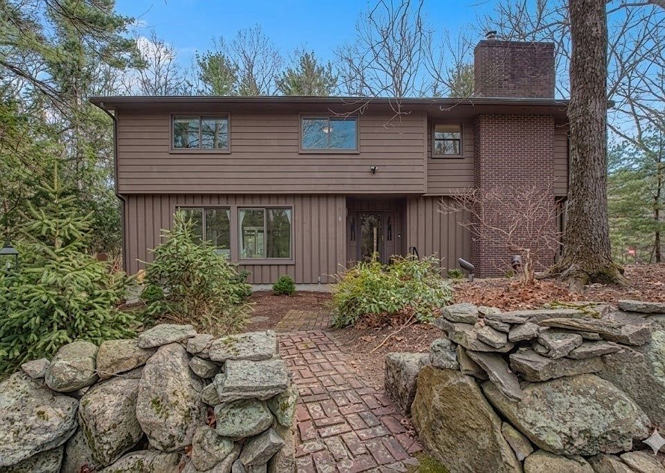 1st image of 18 Mallard Dr