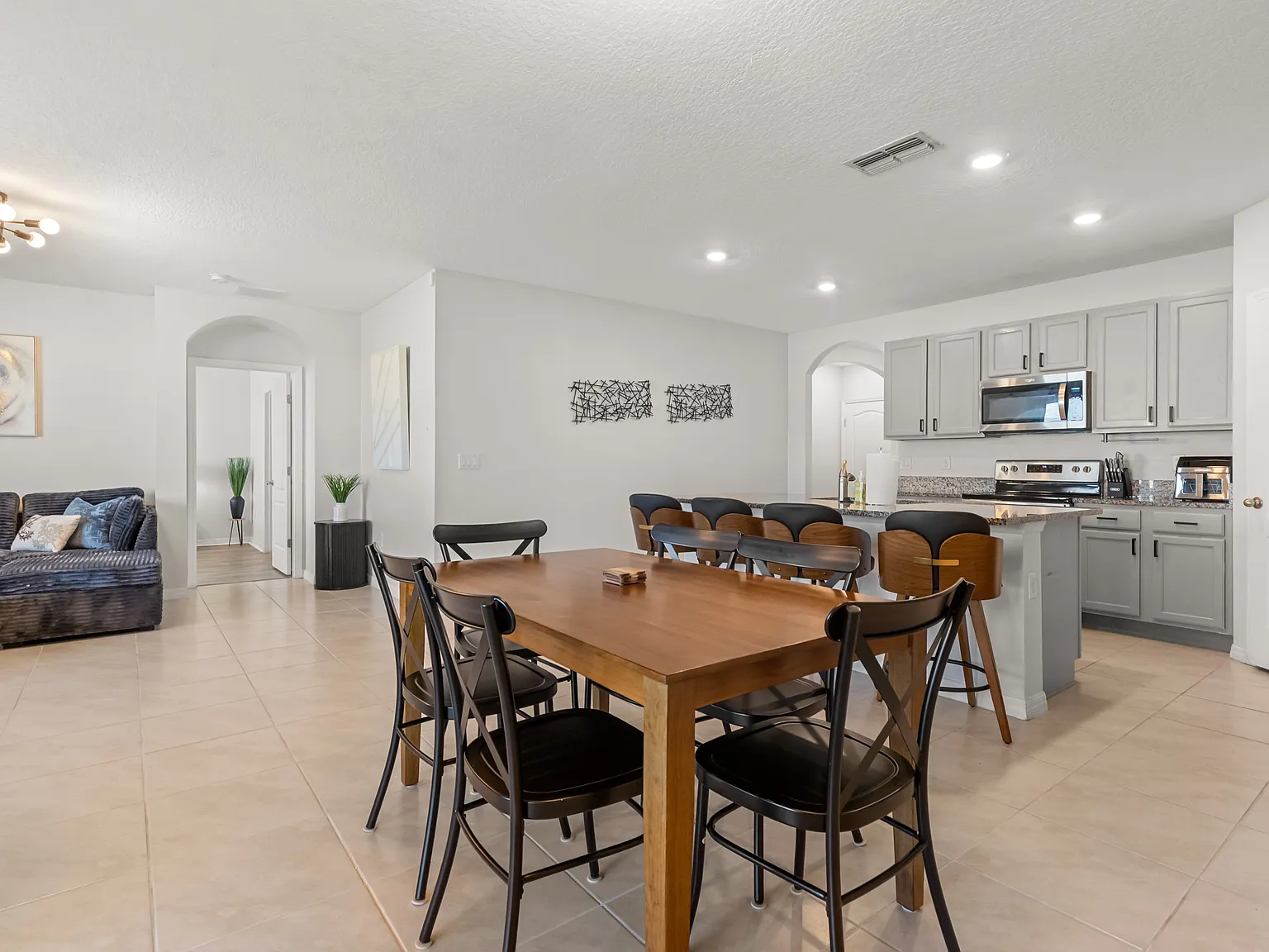 3 bed, $3,295 — Photo 4