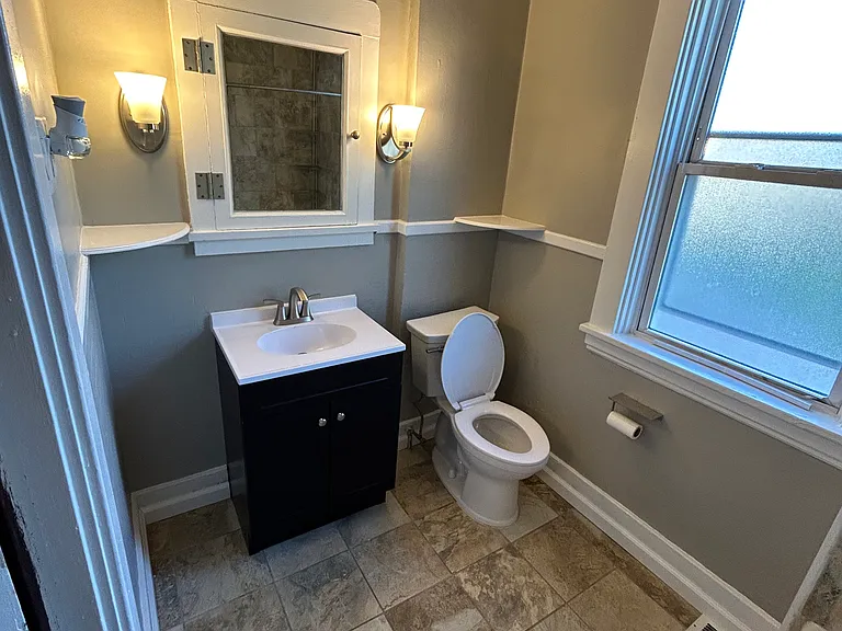 1425 Lasalle Ave #2 — Photo 5