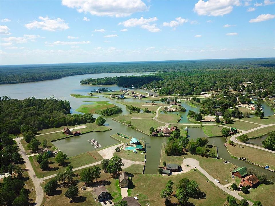 1st image of 118 Wildwood Lake Dr