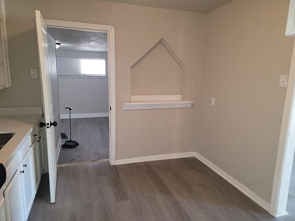 4th image of 5322 Pershing St