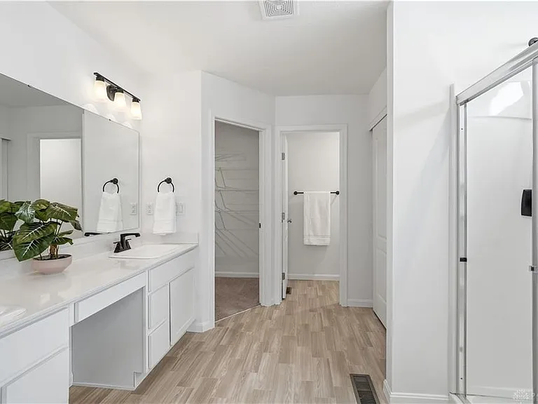 5283 Greenview Ln — Photo 21