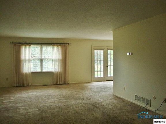 4th image of 1401 Van Buren St