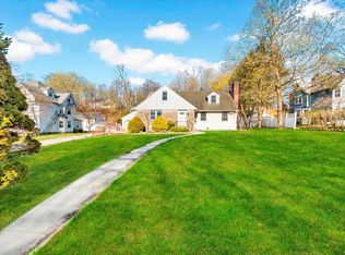215 Grove St, Mount Kisco, NY 10549