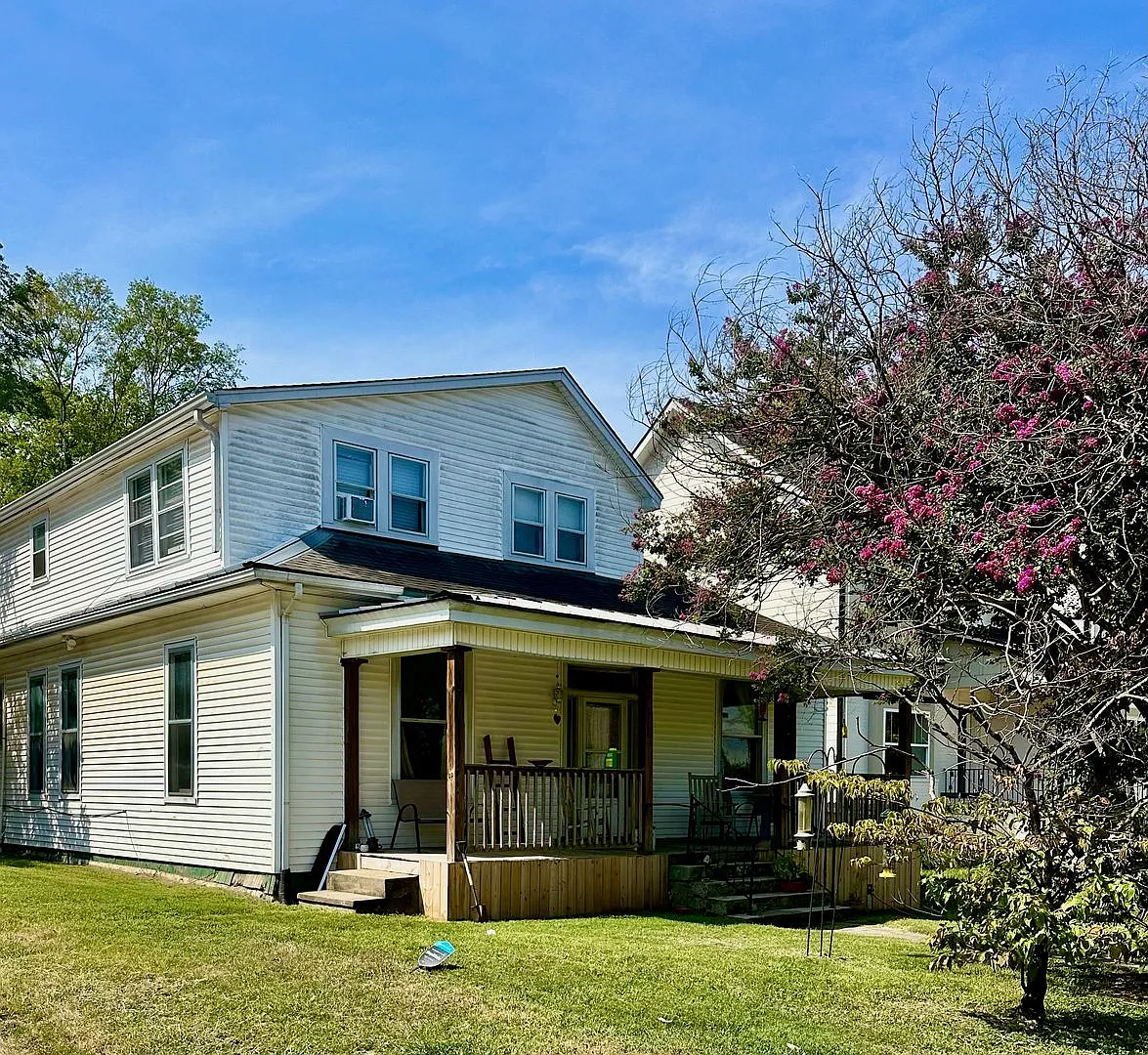 3901b Elkins Ave, Nashville TN 37209, fenced yard — Photo 1