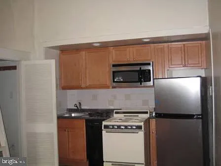 2118 Walnut St #2M — Photo 4