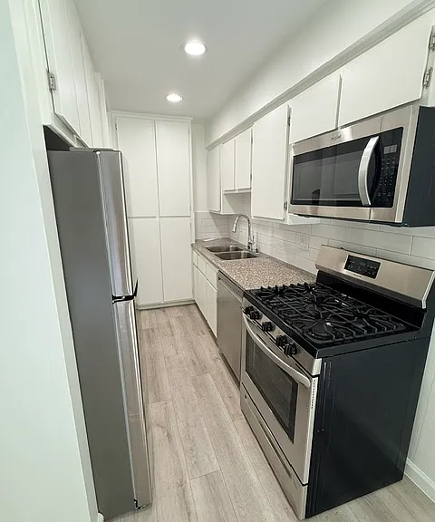 1617 N Poinsettia Place — Photo 14