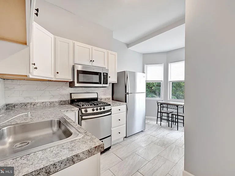 319 E 22nd St #2 — Photo 7
