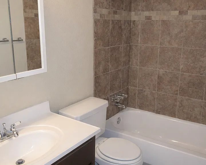 Maple Tree Apartments — Photo 25