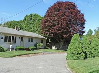 411 Russells Mills Rd, Dartmouth, MA 02748