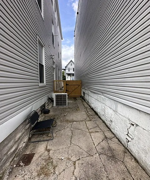 173 Warner St #2 — Photo 7