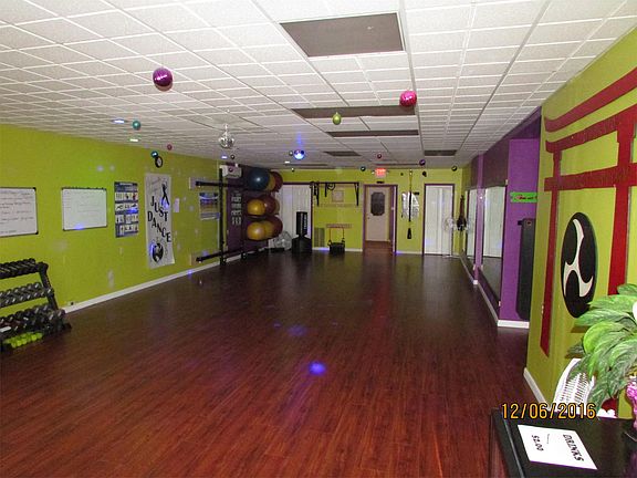 2nd image of 1431 Pocono Blvd #102