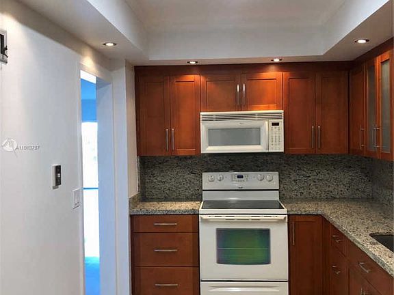 4th image of 9111 E Bay Harbor Dr APT 5A