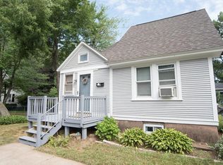 52 Tulsa St, Springfield, MA 01118