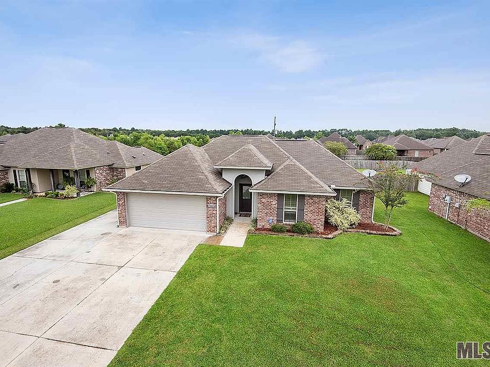 1st image of 15043 Cross Gate Dr