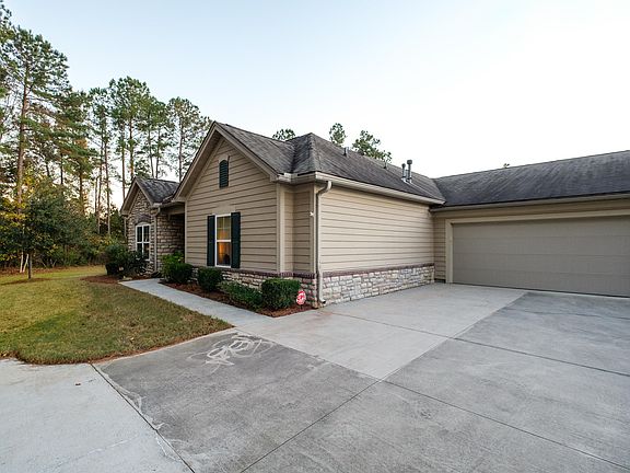 2nd image of 204 Village Stone Cir