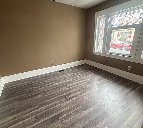 4th image of 20 Grove St #20
