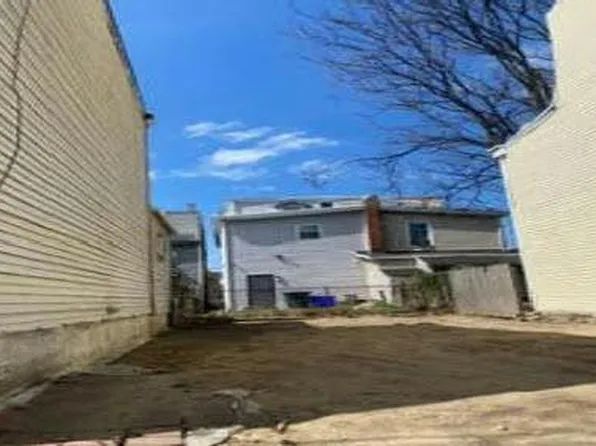 233 N Willow St, Gloucester City, NJ 08030