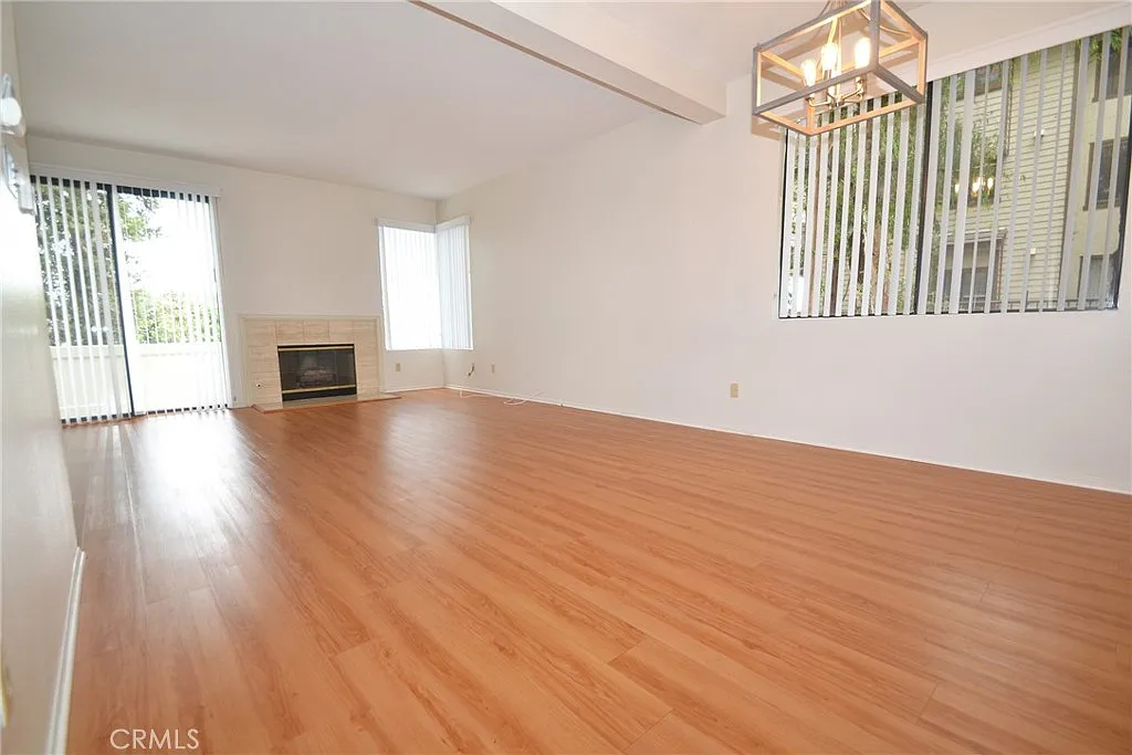 2 bed, 2.5 bath, 1529 sqft, $4,200 — Photo 3
