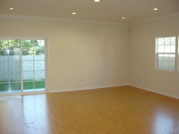 5th image of 5561 Walnut Grove Ave