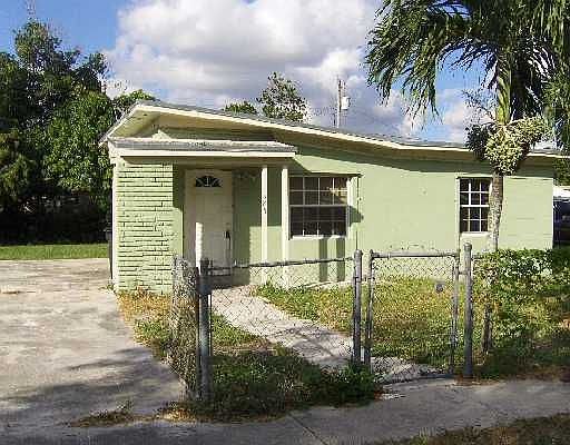 1st image of 585 NW 142nd St