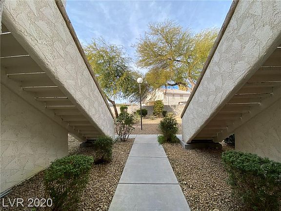 5th image of 6912 Squaw Mountain Dr Unit 102