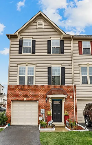 5825 Rochefort St Photo 1