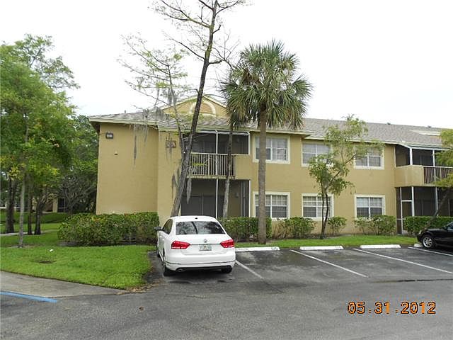 1st image of 880 Cypress Park Way #C5