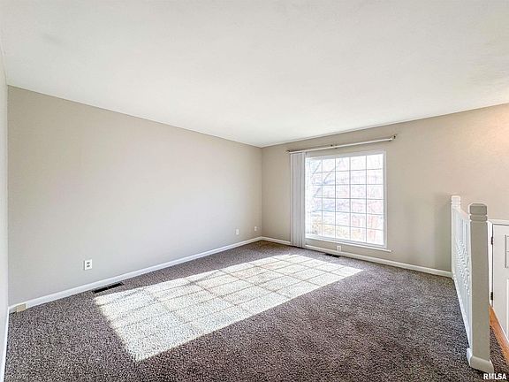 4th image of 721 E Maywood Ave