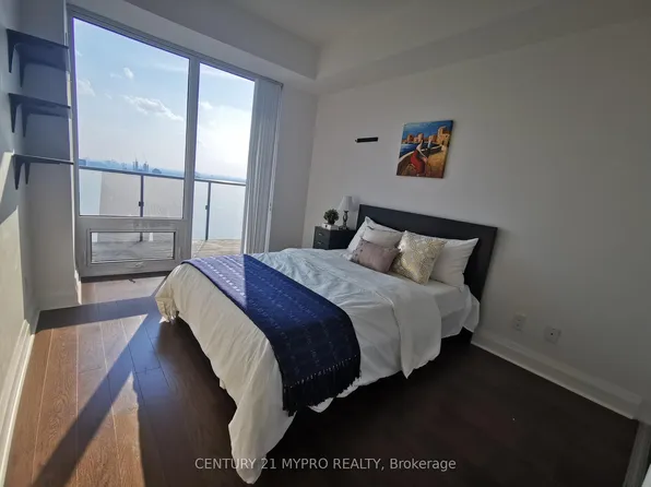65 Saint Mary St Unit 2405, Toronto, ON M5S 0A6