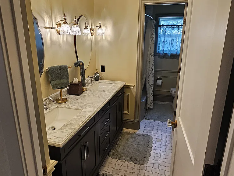 219 Edgevale Dr — Photo 16