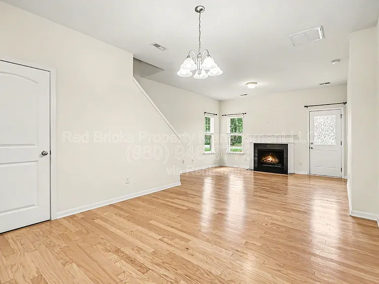 10420 Benfield Rd — Photo 6